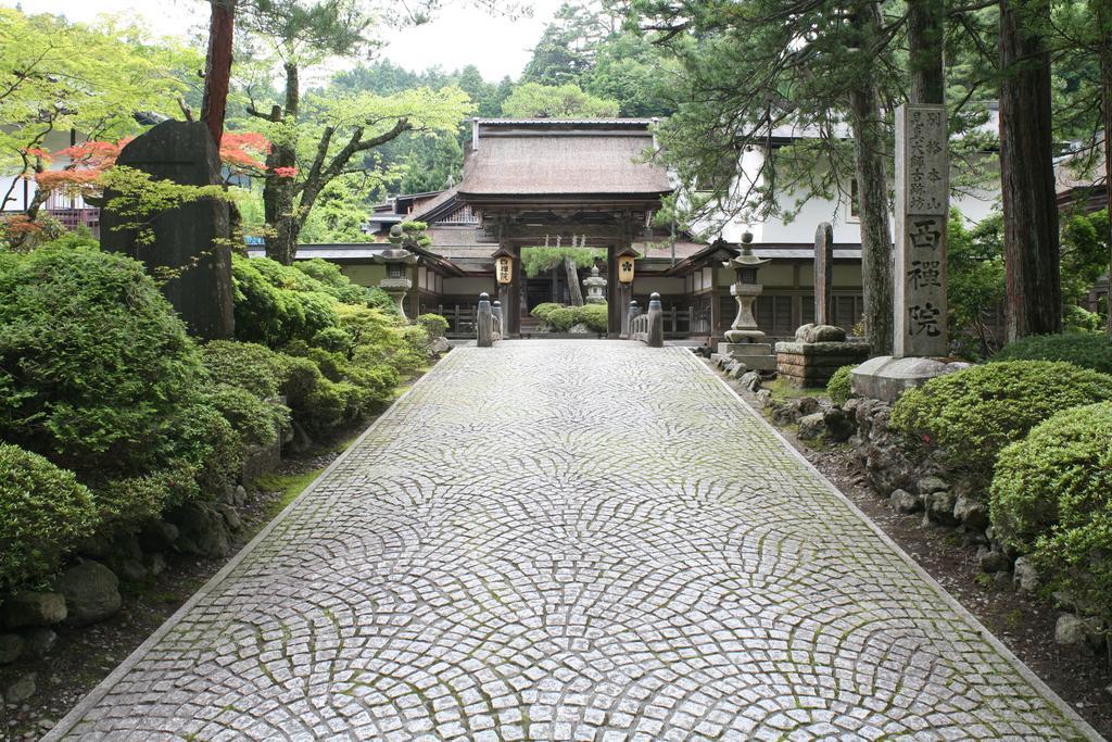 Koyasan Shukubo Saizenin Hotel Exterior photo