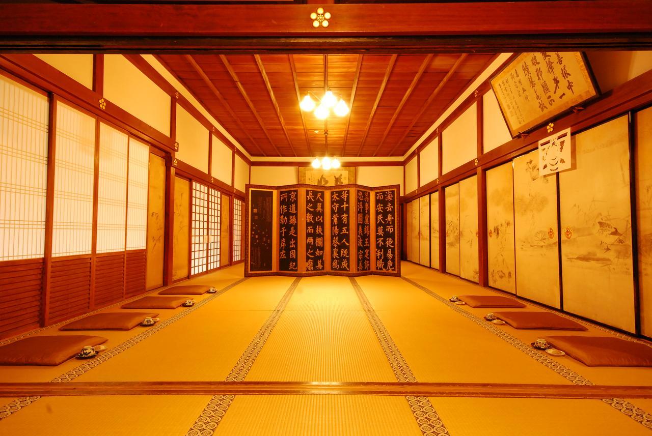 Koyasan Shukubo Saizenin Hotel Exterior photo